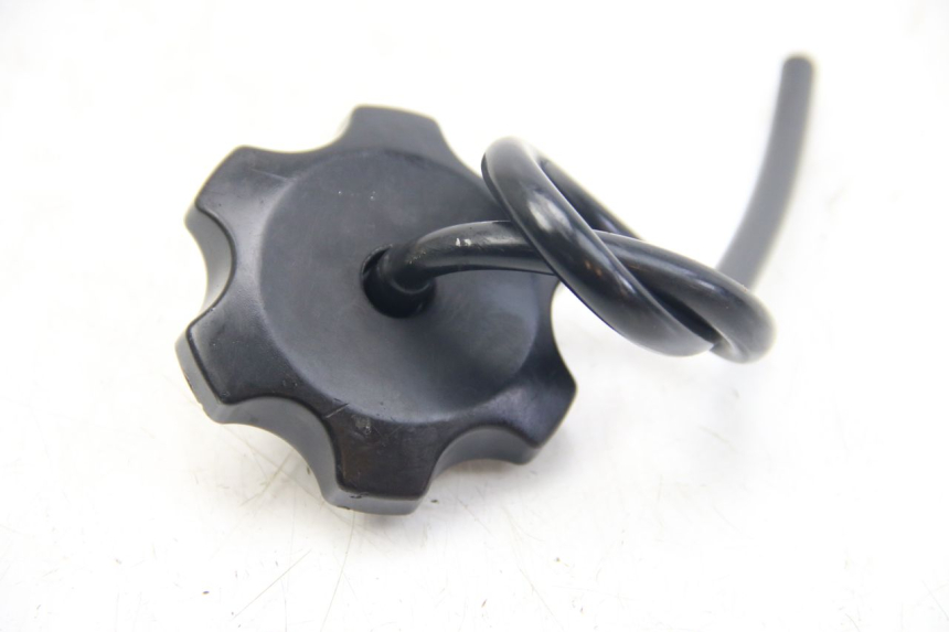 photo de BOUCHON RESERVOIR ESSENCE YAMAHA PW 80 (1983 - 2014)