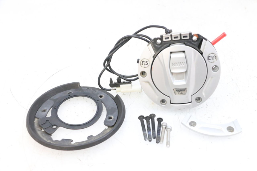 photo de BOUCHON RESERVOIR ESSENCE BMW R GS 1250 (2021 - 2024) - Détails caractéristiques