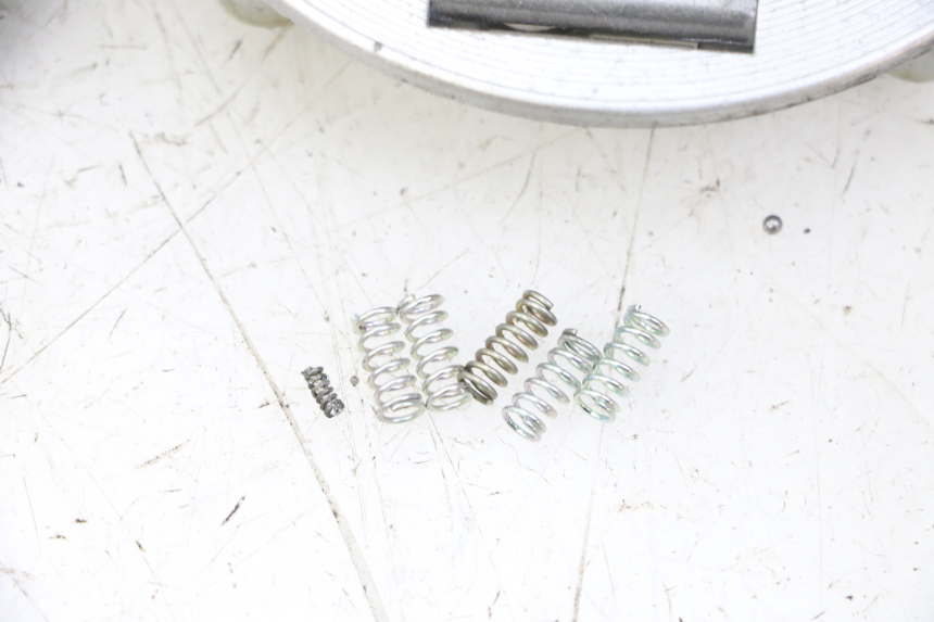 photo de BOUCHON RESERVOIR ESSENCE MAG POWER R-STREET 50 (2016 - 2025)