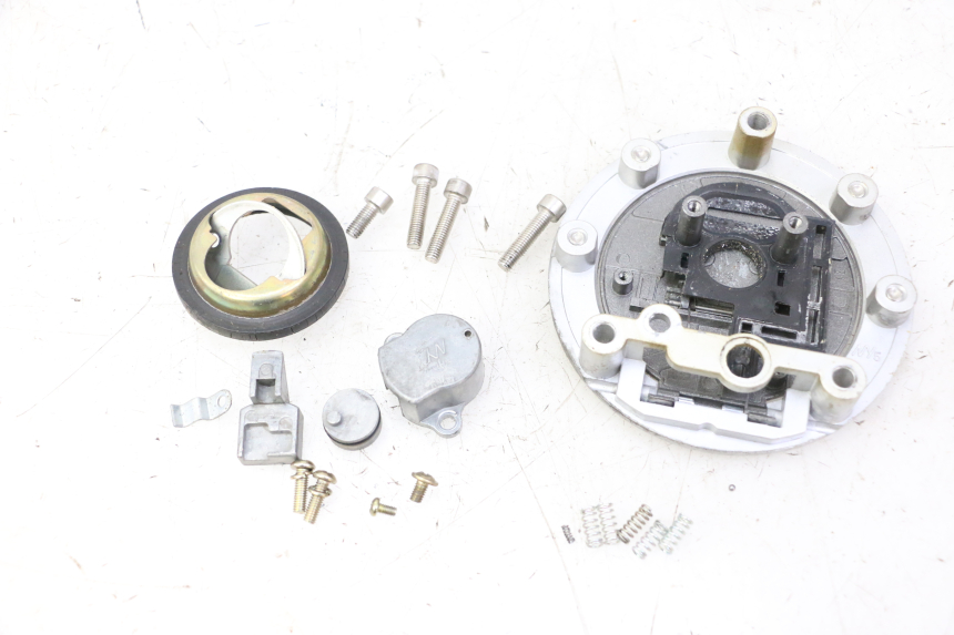 photo de BOUCHON RESERVOIR ESSENCE MAG POWER R-STREET 50 (2016 - 2025)