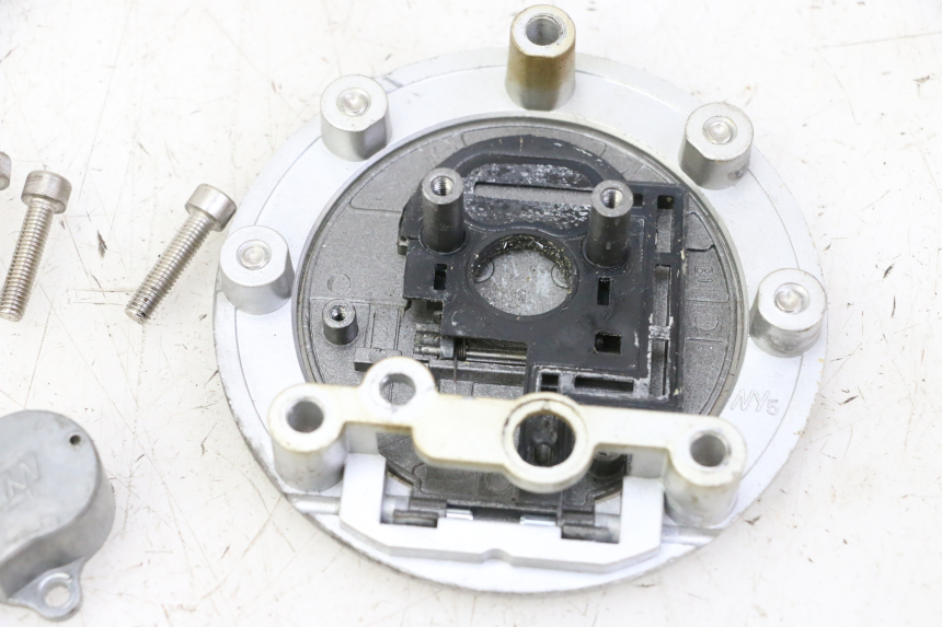 photo de BOUCHON RESERVOIR ESSENCE MAG POWER R-STREET 50 (2016 - 2025)