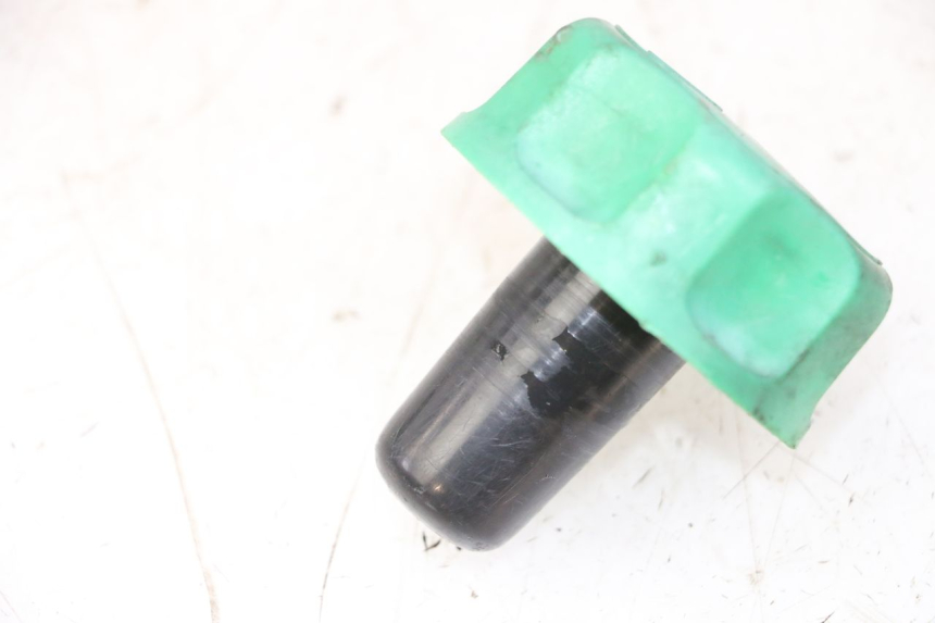 photo de BOUCHON RESERVOIR ESSENCE DERBI SENDA SM DRD 50 (2008 - 2013)