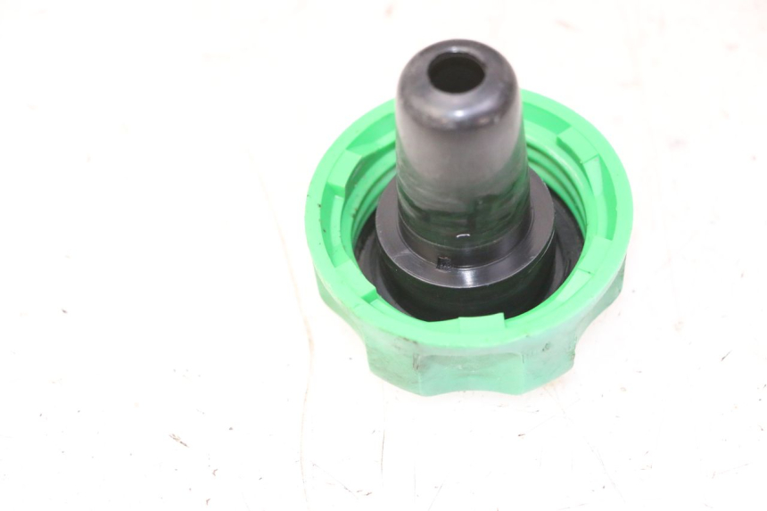 photo de BOUCHON RESERVOIR ESSENCE DERBI SENDA SM DRD 50 (2008 - 2013)