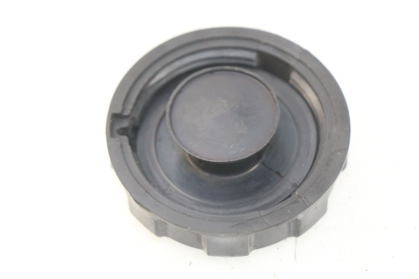 photo de BOUCHON RESERVOIR ESSENCE PEUGEOT STREETZONE 2T 50 (2014 - 2019)