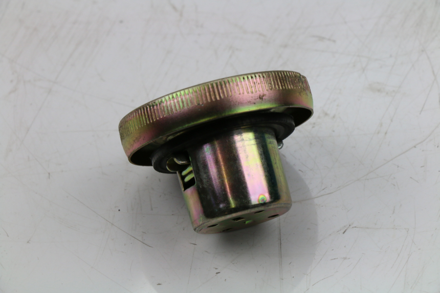 photo de BOUCHON RESERVOIR ESSENCE SYM FIDDLE 2 S 125 (2012 - 2014)