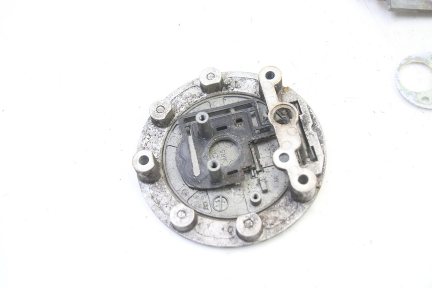 photo de BOUCHON RESERVOIR ESSENCE YAMAHA TDR DELTABOX 125 (1993 - 2003)