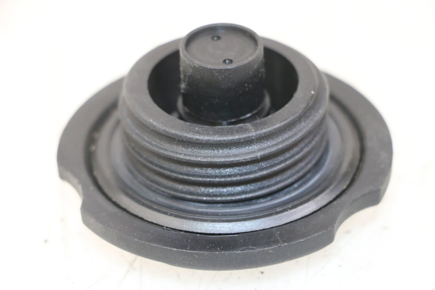 photo de BOUCHON RESERVOIR ESSENCE VENT DERAPAGE 50 (2018 - 2023)