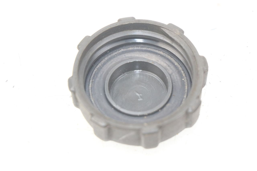 photo de BOUCHON RESERVOIR ESSENCE PIAGGIO X7 125 (2007 - 2013)