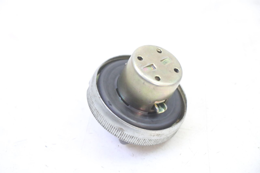 photo de BOUCHON RESERVOIR ESSENCE HONDA X8R 50 (1998 - 2003)