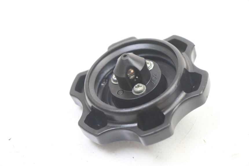 photo de BOUCHON RESERVOIR ESSENCE YAMAHA PW 80 (1983 - 2014)