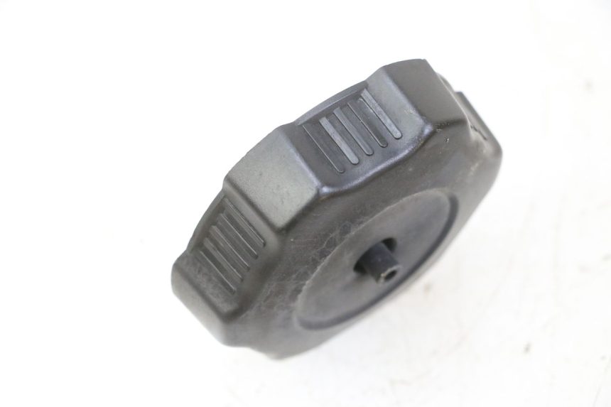 photo de BOUCHON RESERVOIR ESSENCE YAMAHA YFM R RAPTOR 250 (2008 - 2014)