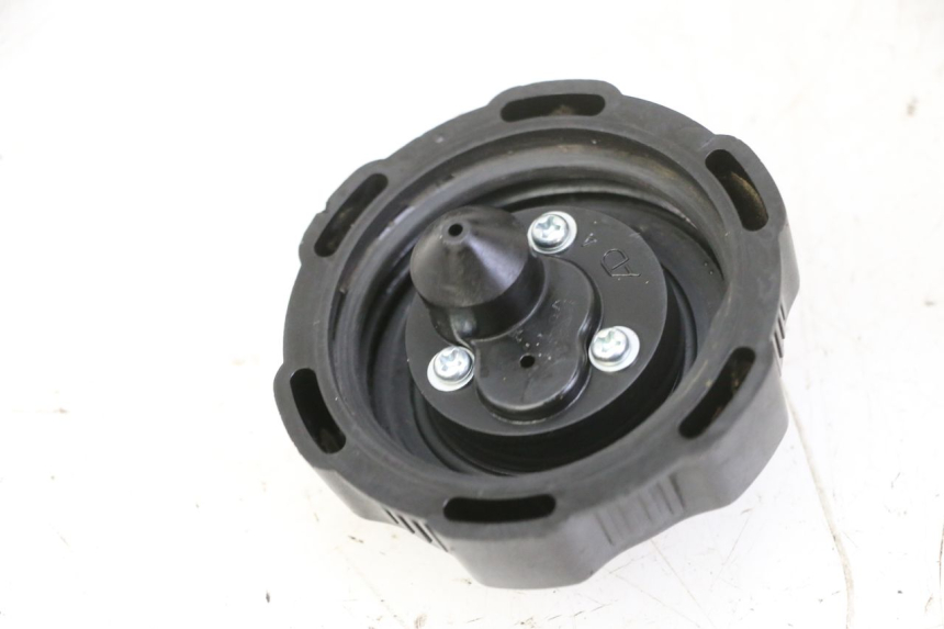 photo de BOUCHON RESERVOIR ESSENCE YAMAHA YZ 85 (2022 - 2025)