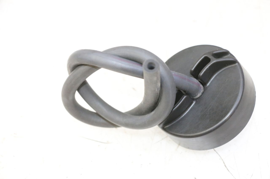 photo de BOUCHON RESERVOIR ESSENCE YAMAHA YZF YZ-F 450 (2014 - 2016)