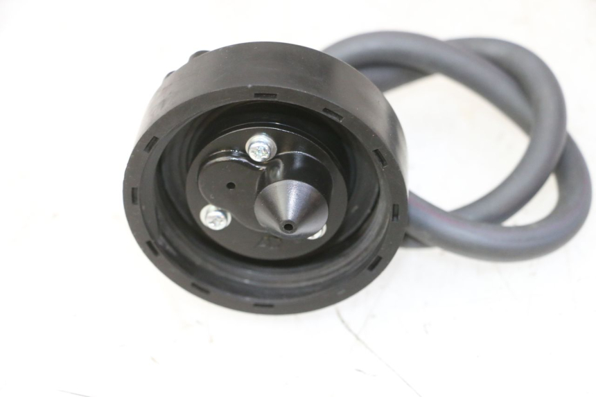 photo de BOUCHON RESERVOIR ESSENCE YAMAHA YZF YZ-F 450 (2014 - 2016)