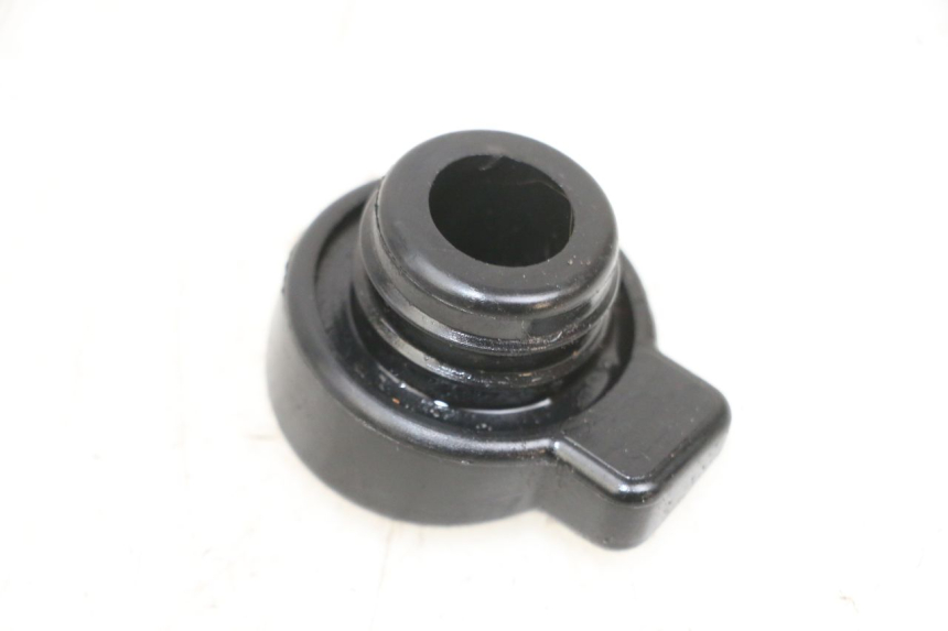 photo de BOUCHON RESERVOIR HUILE PIAGGIO NEW TYPHOON 50 (2018 - 2021) - Zoom état d’usage