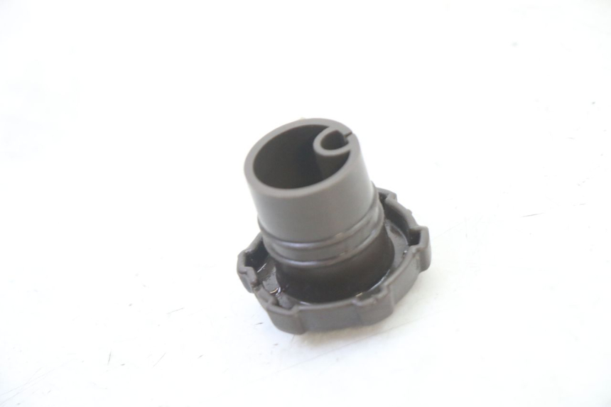 photo de BOUCHON RESERVOIR HUILE PIAGGIO NRG POWER PUREJET 50 (2018 - 2021)