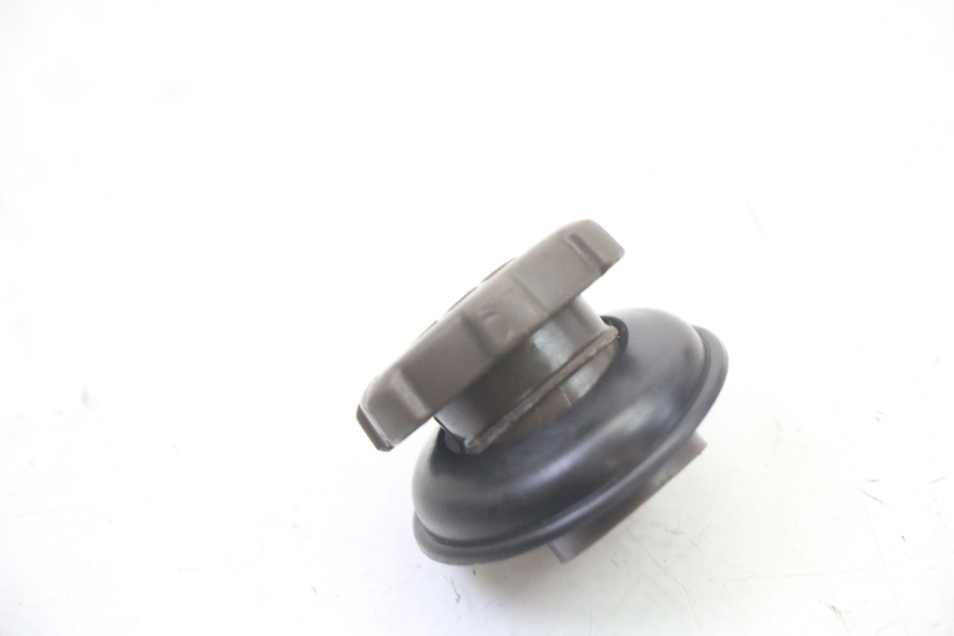 photo de BOUCHON RESERVOIR HUILE PIAGGIO NRG POWER PUREJET 50 (2018 - 2021)