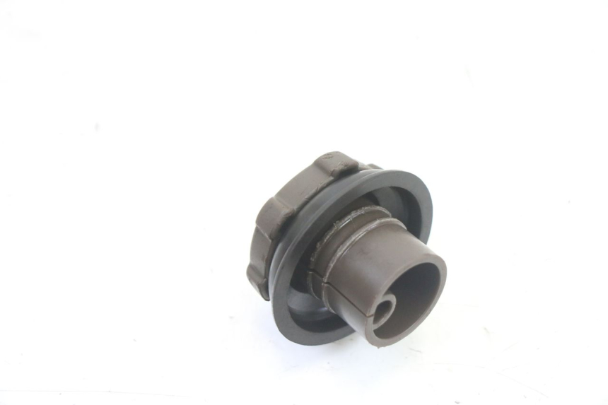 photo de BOUCHON RESERVOIR HUILE PIAGGIO NRG POWER PUREJET 50 (2018 - 2021)