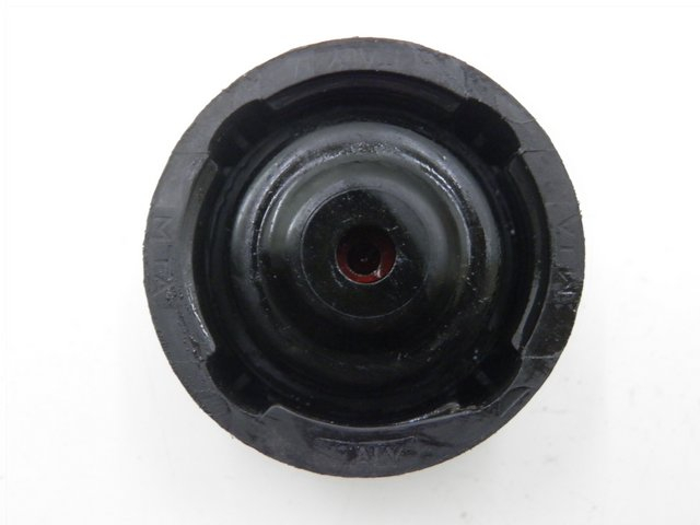 photo de BOUCHON VASE EXPANSION PIAGGIO X9 EVOLUTION 125 (2003 - 2007)