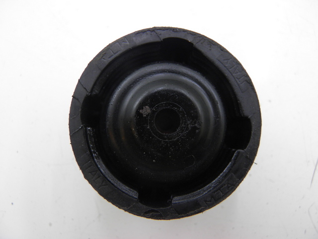 photo de BOUCHON VASE EXPANSION PIAGGIO XEVO - X EVO 125 (2010 - 2015) - Détail de la pièce