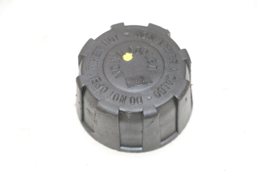 photo de BOUCHON VASE EXPANSION PIAGGIO VESPA GTS SUPER IE 125 (2009 - 2016) - Vue principale