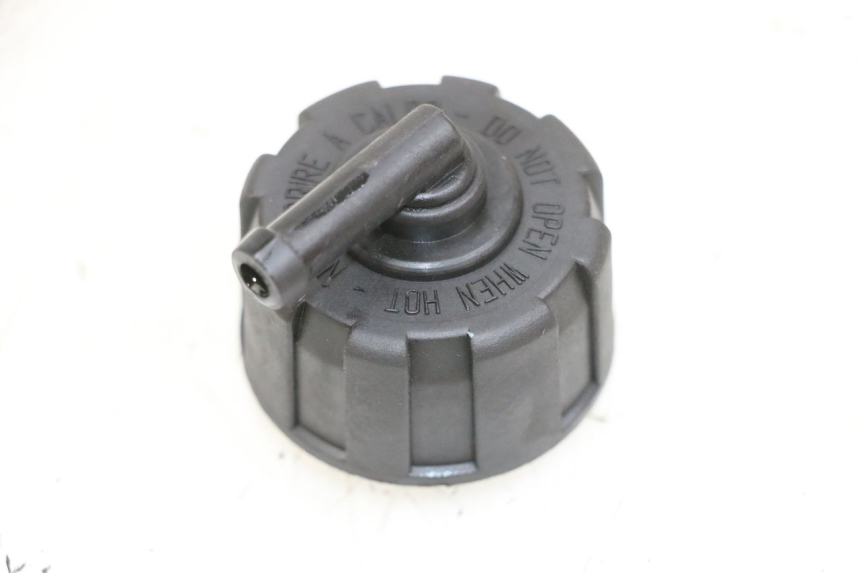 photo de BOUCHON VASE EXPANSION YAMAHA YP MAJESTY 125 (2002 - 2006) - Vue principale