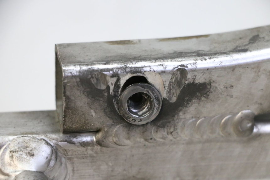 photo de BOUCLE CADRE ARRIERE HONDA CBR RR FIREBLADE 900 (1992 - 1994)