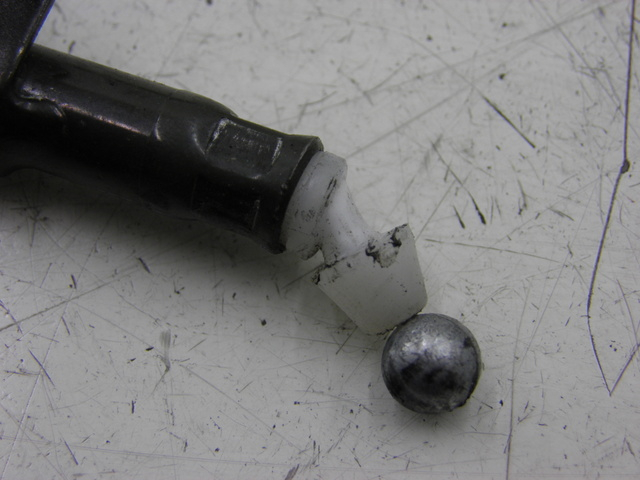 photo de CABLE OUVERTURE SELLE SUZUKI SV S ABS 650 (2003 - 2009)