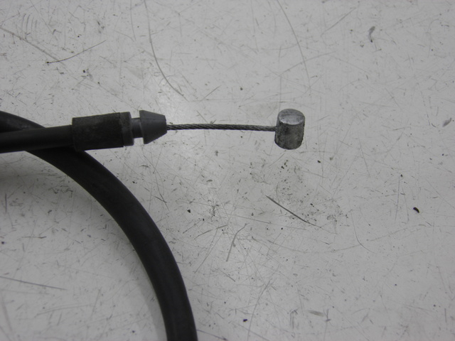 photo de CABLE TRAPPE ESSENCE HONDA FES PANTHEON 125 (2003 - 2007)