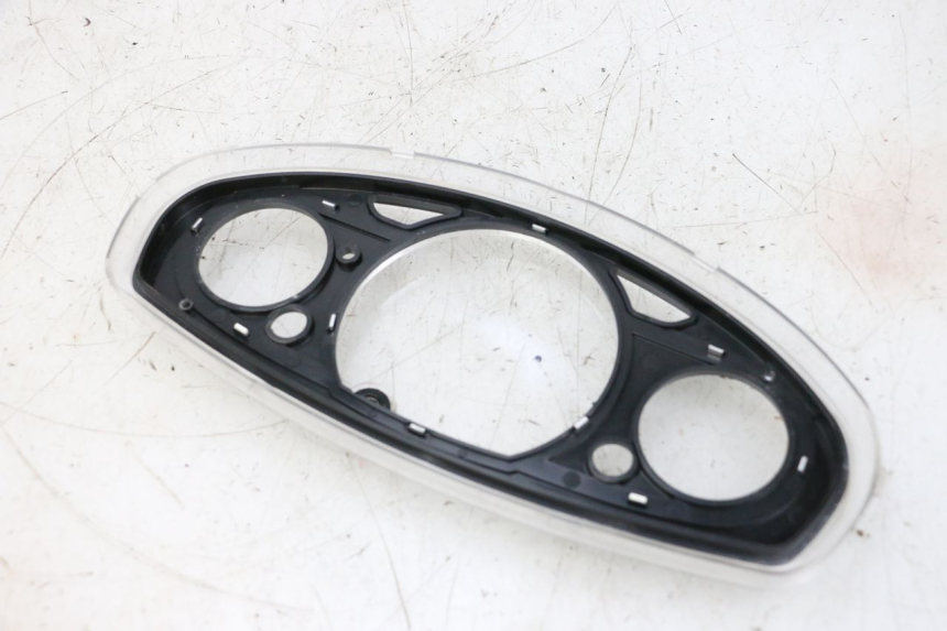 photo de CABOCHON COMPTEUR SUZUKI BURGMAN 125 (2007 - 2014) - Zoom état d’usage