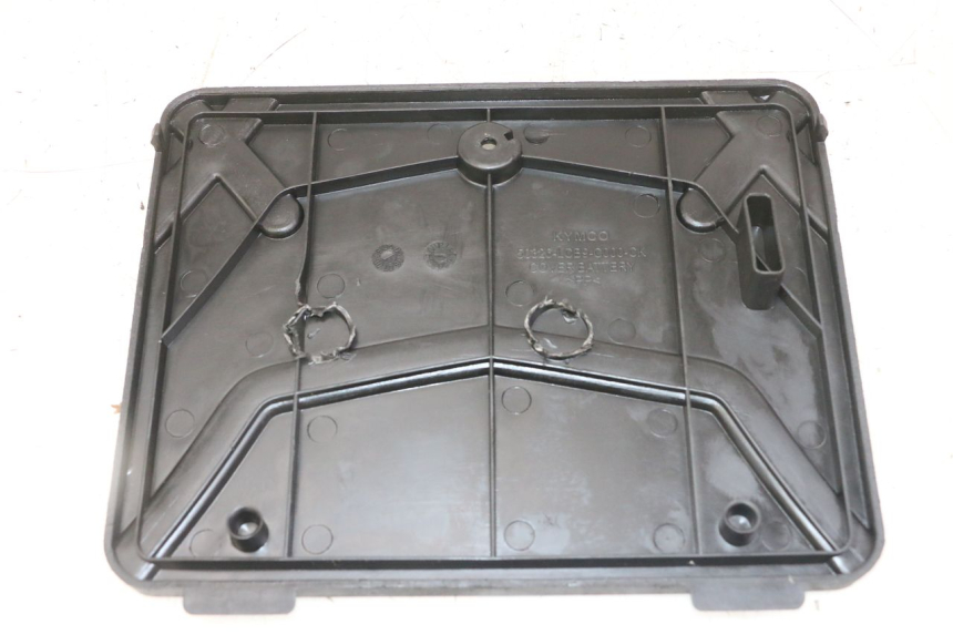 photo de CACHE BATTERIE KYMCO AGILITY 4T 50 (2005 - 2018)