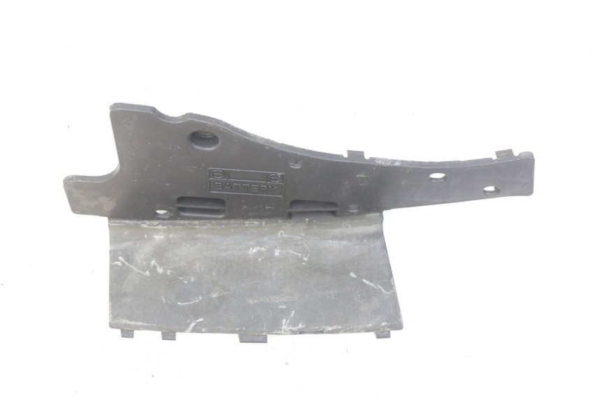 photo de CACHE BATTERIE SUZUKI BURGMAN 125 (2007 - 2014)