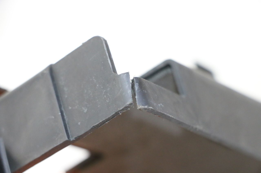 photo de CACHE BATTERIE YAMAHA FZ6 FAZER S2 600 (2007 - 2011)