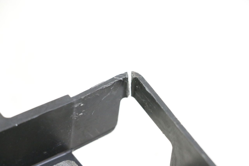 photo de CACHE BATTERIE YAMAHA FZ6 FAZER S2 600 (2007 - 2011)