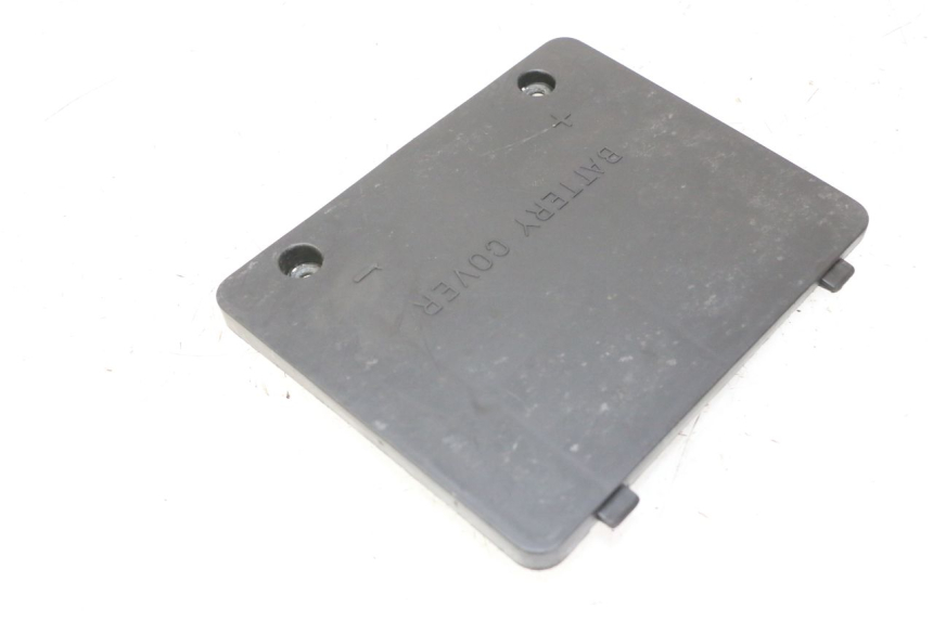 photo de CACHE BATTERIE DAELIM HISTORY 125 (2001 - 2002)