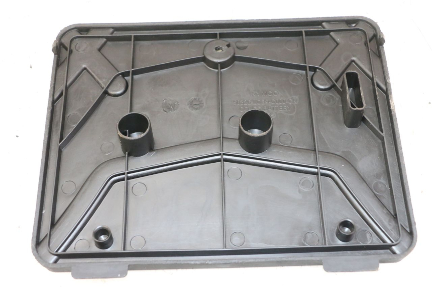 photo de CACHE BATTERIE KYMCO AGILITY 4T 50 (2018 - 2022)