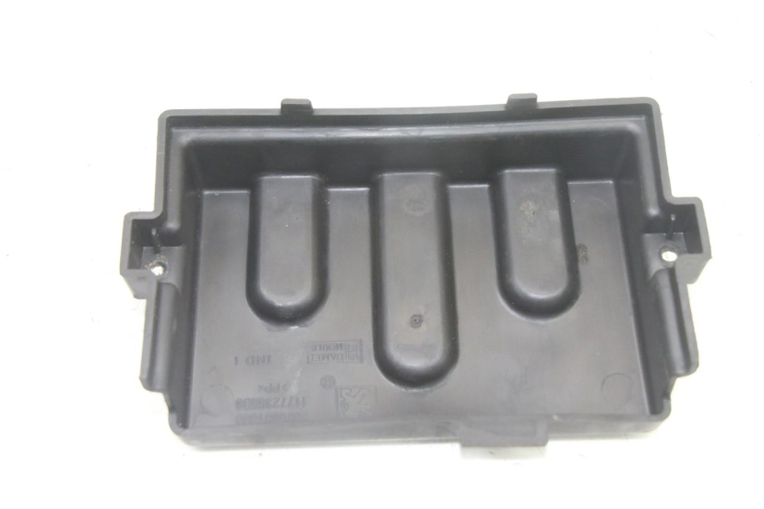photo de CACHE BATTERIE PEUGEOT SPEEDFIGHT 3 LC 2T 50 (2009 - 2015)