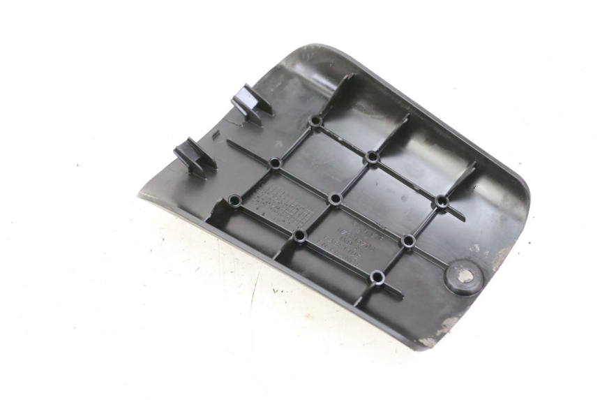 photo de CACHE BATTERIE PEUGEOT TKR TREKKER FURIOUS 50 (2005 - 2014)