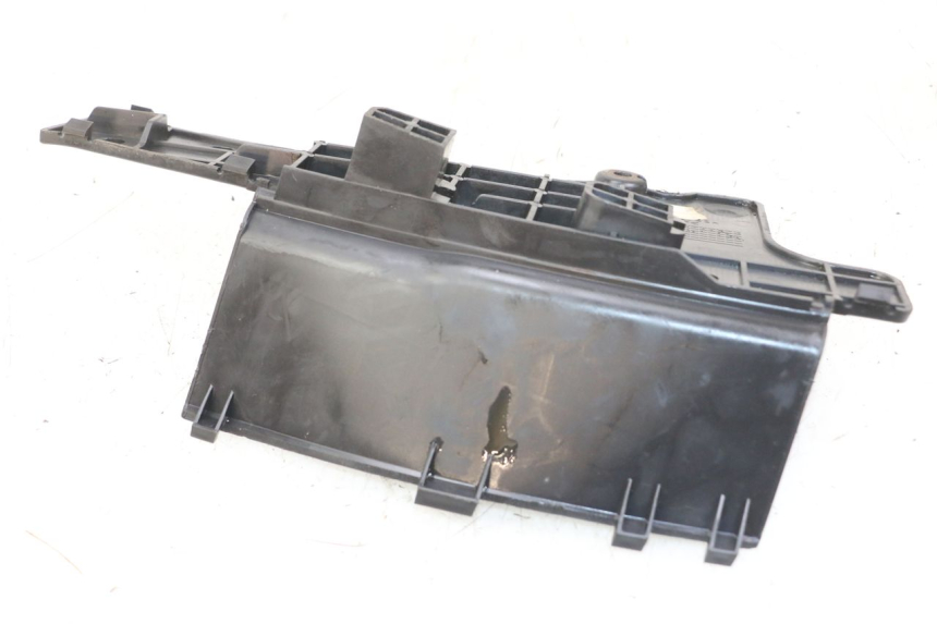 photo de CACHE BATTERIE SUZUKI BURGMAN 125 (2007 - 2014)