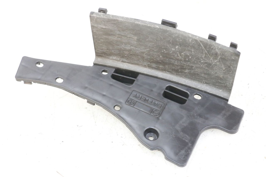 photo de CACHE BATTERIE SUZUKI BURGMAN 125 (2007 - 2014)