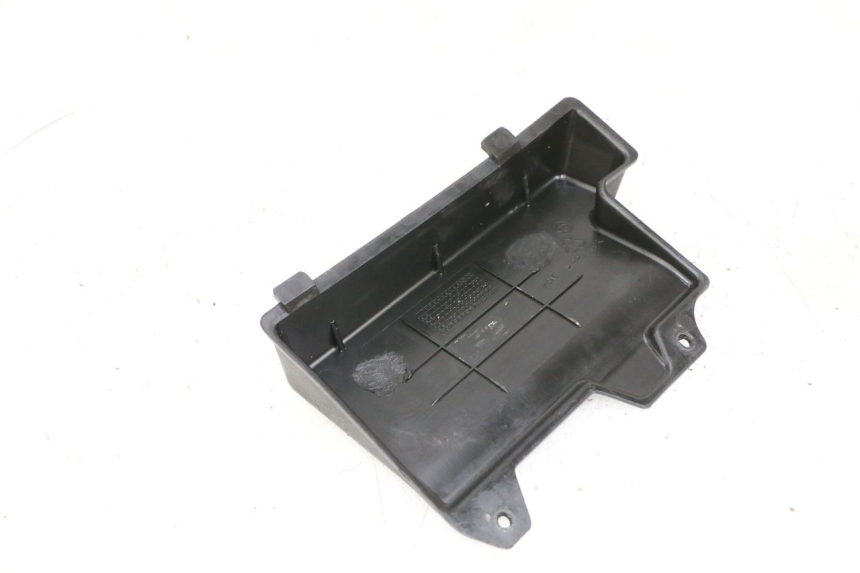 photo de CACHE BATTERIE PIAGGIO ZIP 2T 50 (2009 - 2019) - Zoom état d’usage