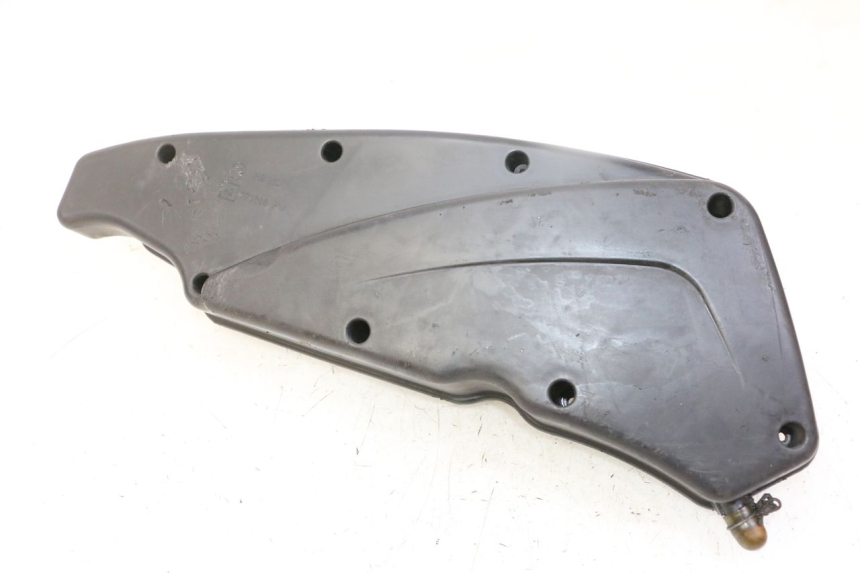 photo de CACHE BOITE AIR PEUGEOT SATELIS 125 (2013 - 2018)