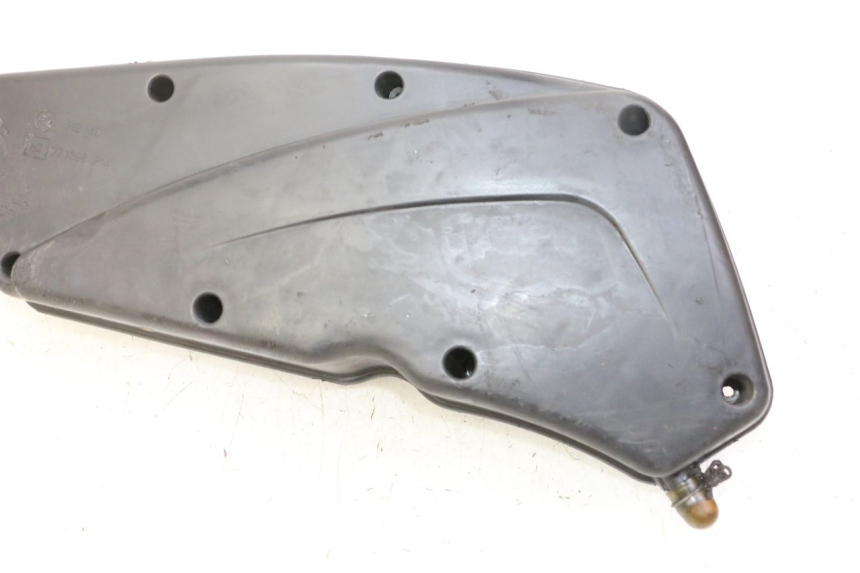 photo de CACHE BOITE AIR PEUGEOT SATELIS 125 (2013 - 2018)