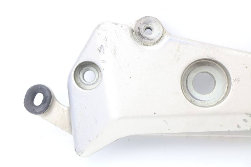photo de CACHE CHASSIS LATERAL HONDA CBF 500 (2004 - 2007)