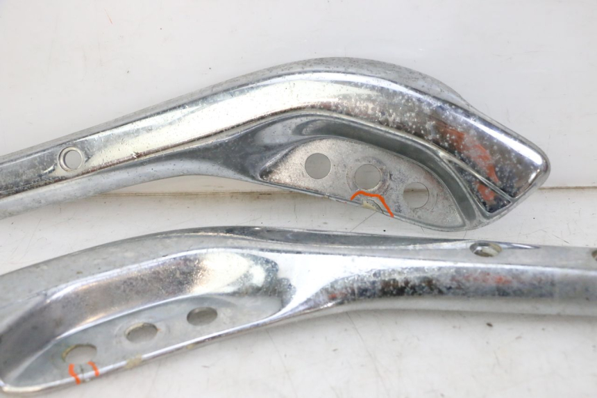 photo de CACHE CHASSIS LATERAL APRILIA CLASSIC 125 (1995 - 2001)