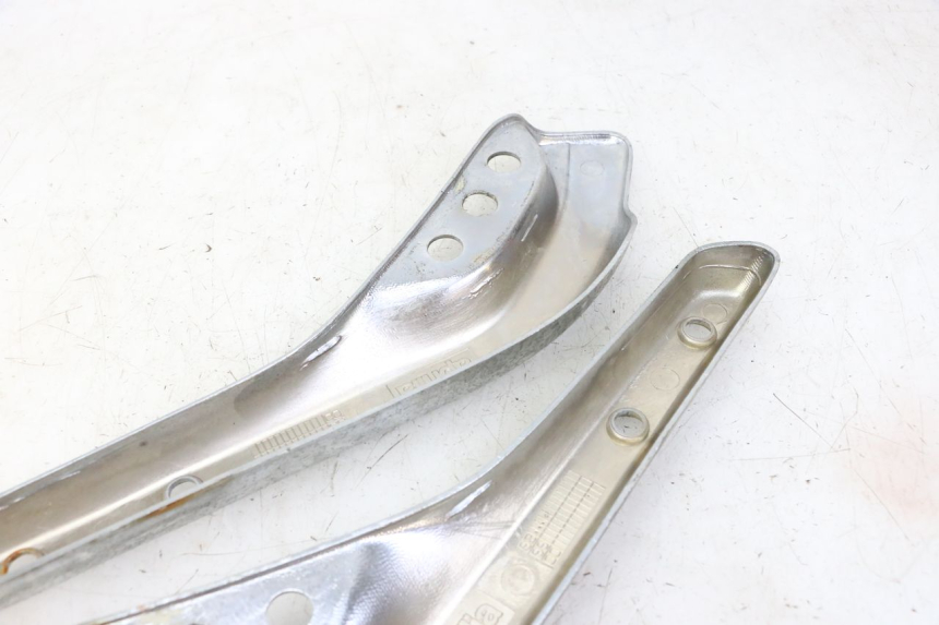 photo de CACHE CHASSIS LATERAL APRILIA CLASSIC 125 (1995 - 2001)