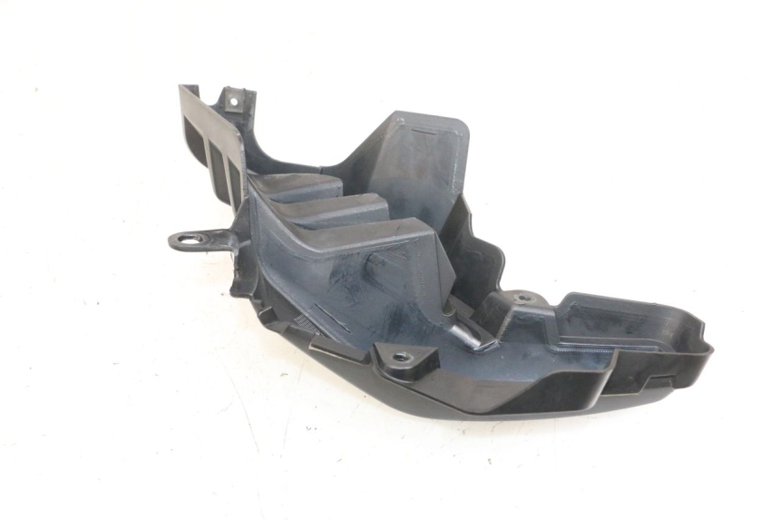 photo de CACHE CHASSIS LATERAL DROIT SUZUKI DL V STROM 1000 (2002 - 2007) - Détail de la pièce