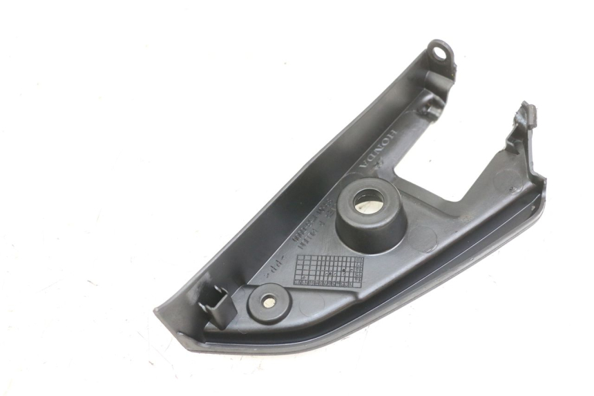 photo de CACHE CHASSIS LATERAL DROIT HONDA SH i 300 (2015 - 2020)