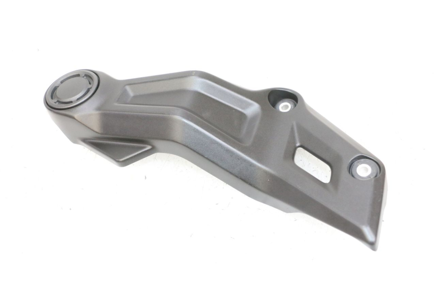 photo de CACHE CHASSIS LATERAL DROIT YAMAHA MT-07 MT07 ABS 700 (2018 - 2020) - Gros plan technique