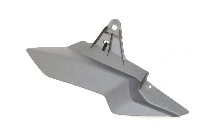 photo de CACHE CHASSIS LATERAL DROIT YAMAHA XMAX X-MAX 125 (2021 - 2025)